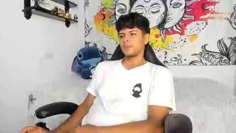 Snapshot of izan_jensen chatting on September 27, 2:05 am Izan online show from September 27, 2:05 am