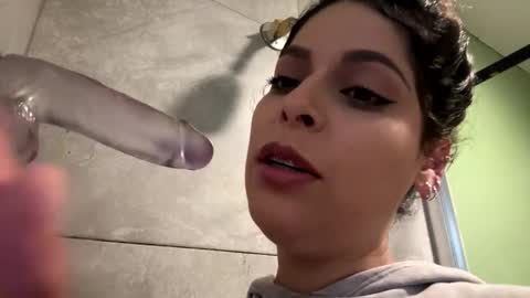 Snapshot of izcah_g chatting on January 31, 5:53 pm Izcah online show from January 31, 5:53 pm
