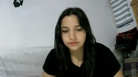 Snapshot of izzy_32 chatting on February 8, 1:14 pm izzy_32 online show from February 8, 1:14 pm