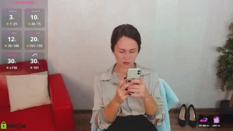 Queen of nylon  Victoria online show from September 15, 5:18 am