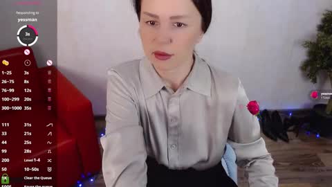 Queen of nylon  Victoria online show from December 18, 5:24 am