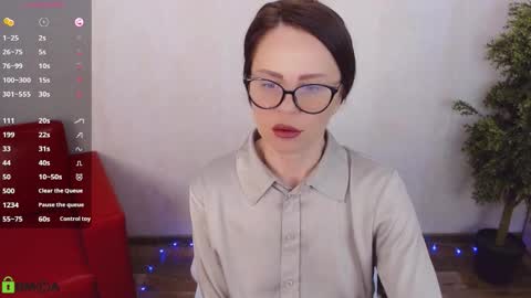 Queen of nylon  Victoria online show from February 19, 5:03 am