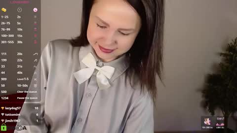 Queen of nylon  Victoria online show from March 5, 5:14 am