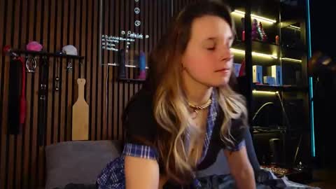 Izzy Inked online show from March 16, 6:23 pm