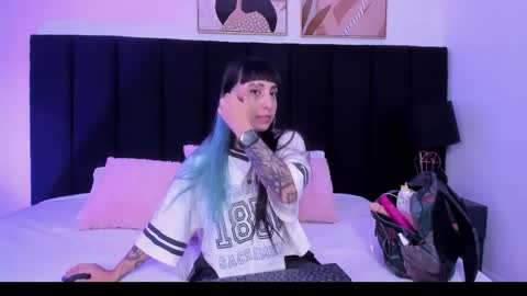 Izzy moon online show from June 5, 11:49 am