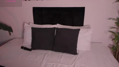 Izzy vega  online show from October 14, 11:49 pm