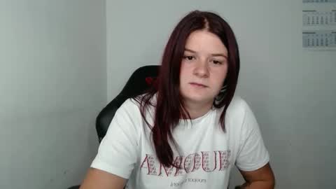 Snapshot of izzyflame18 chatting on September 9, 7:52 am Shygirl online show from September 9, 7:52 am