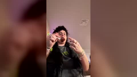 izzyishottttt online show from February 23, 3:59 am