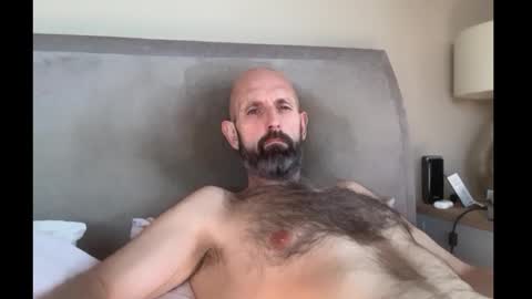 izzysboytoy1 online show from March 3, 10:43 am