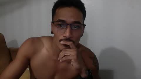 Snapshot of j0nnyk1ng chatting on November 7, 10:15 am Mugen online show from November 7, 10:15 am