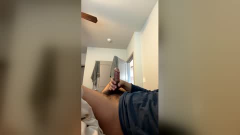 Snapshot of j865769 chatting on May 10, 8:36 pm j865769 online show from May 10, 8:36 pm