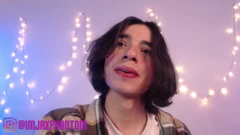 Snapshot of j_a_x_x_x_o_n chatting on December 9, 2:17 pm Hey im Jaxxxon check my info     online show from December 9, 2:17 pm