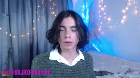 Snapshot of j_a_x_x_x_o_n chatting on January 6, 10:24 am Hey im Jaxxxon check my info     online show from January 6, 10:24 am