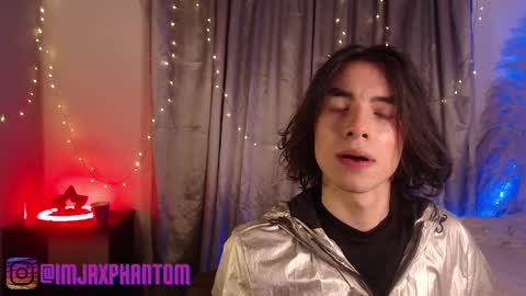 Snapshot of j_a_x_x_x_o_n chatting on March 3, 6:26 am Hey im Jaxxxon check my info     online show from March 3, 6:26 am