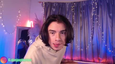 Snapshot of j_a_x_x_x_o_n chatting on September 10, 9:53 am Hey im Jaxxxon check my info     online show from September 10, 9:53 am