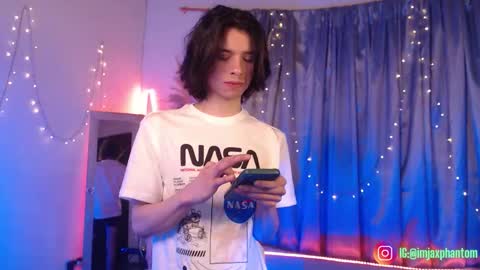 Snapshot of j_a_x_x_x_o_n chatting on October 9, 8:12 am Hey im Jaxxxon check my info     online show from October 9, 8:12 am