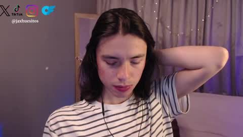 Snapshot of j_a_x_x_x_o_n chatting on April 10, 1:38 pm Hey im Jaxxxon check my info online show from April 10, 1:38 pm