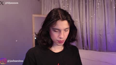 Snapshot of j_a_x_x_x_o_n chatting on April 29, 11:47 am Hey im Jaxxxon check my info online show from April 29, 11:47 am