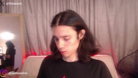 Snapshot of j_a_x_x_x_o_n chatting on May 14, 12:56 pm Hey im Jaxxxon check my info online show from May 14, 12:56 pm