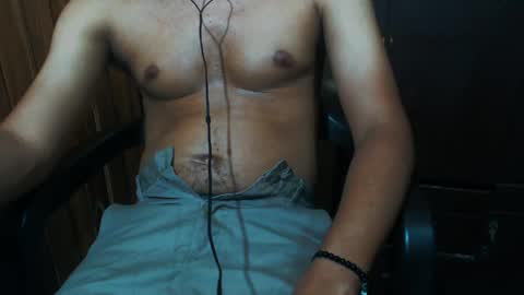 Snapshot of j_castello chatting on May 18, 1:13 am J online show from May 18, 1:13 am