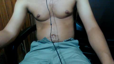 Snapshot of j_castello chatting on May 21, 2:18 am J online show from May 21, 2:18 am