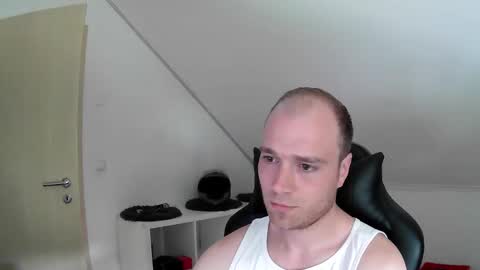 here4y online show from May 31, 8:54 am