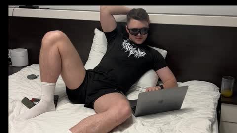 j_lyle_x online show from November 14, 8:40 pm