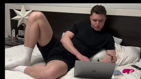 j_lyle_x online show from May 1, 7:07 pm