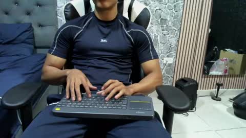 Snapshot of jace_parker chatting on May 15, 12:17 am jace_parker online show from May 15, 12:17 am