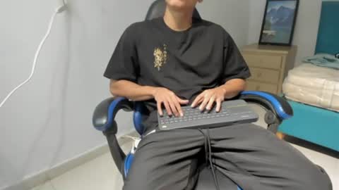 Snapshot of jace_parker chatting on June 13, 12:52 am jace_parker online show from June 13, 12:52 am