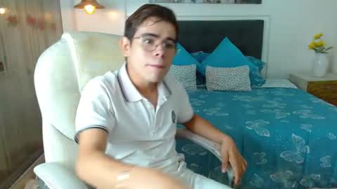 Snapshot of jack__thomas chatting on June 17, 1:45 pm JACK TOMAS online show from June 17, 1:45 pm