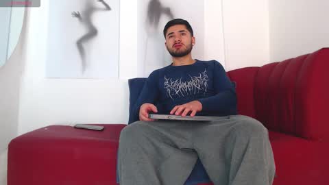    online show from March 30, 11:22 am