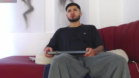 Snapshot of jack_hills2 chatting on April 21, 12:22 pm online show from April 21, 12:22 pm