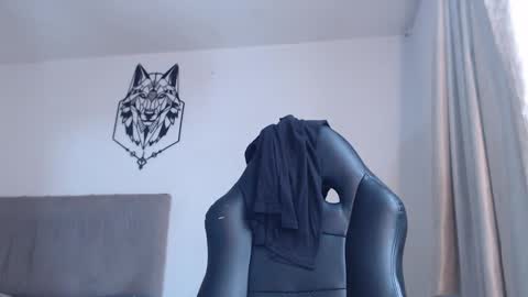 Snapshot of jack_master_muscle chatting on February 14, 9:11 pm jack and leah online show from February 14, 9:11 pm