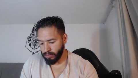 Snapshot of jack_master_muscle chatting on March 1, 11:29 pm jack and leah online show from March 1, 11:29 pm