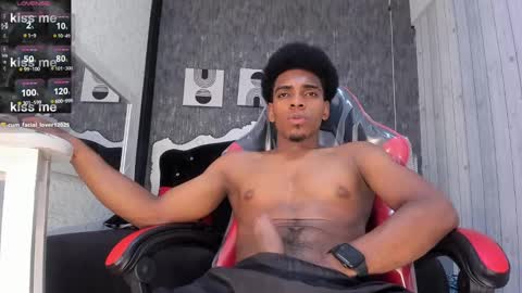 Snapshot of jack_muscles69_ chatting on February 17, 6:26 pm Jack online show from February 17, 6:26 pm
