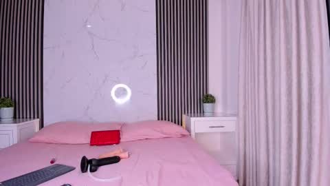 Snapshot of jackandrosse_ chatting on February 2, 11:42 am Jack Rosse online show from February 2, 11:42 am