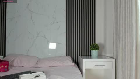 Snapshot of jackandrosse_ chatting on April 6, 1:23 pm Jack Rosse online show from April 6, 1:23 pm