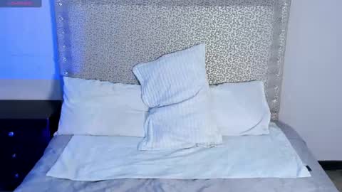 Jack White online show from February 12, 4:01 am