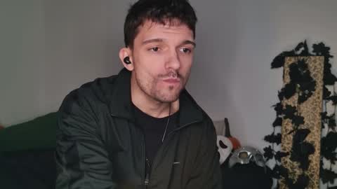 Snapshot of jackdesfeux chatting on October 10, 2:32 am Jack  online show from October 10, 2:32 am