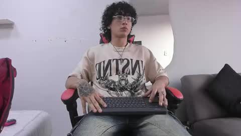 Snapshot of jackestaylor chatting on November 15, 9:21 pm Jackes Taylor online show from November 15, 9:21 pm