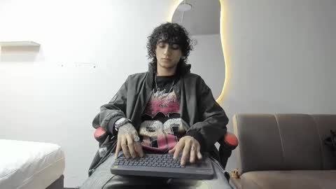 Snapshot of jackestaylor chatting on February 22, 6:13 am Jackes Taylor online show from February 22, 6:13 am