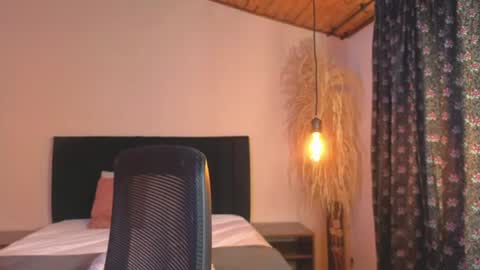 jackiie_ online show from July 9, 1:26 pm