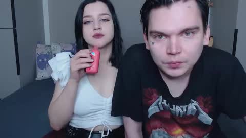 Snapshot of jackoffjillss chatting on September 27, 6:13 pm JackOffJillss online show from September 27, 6:13 pm