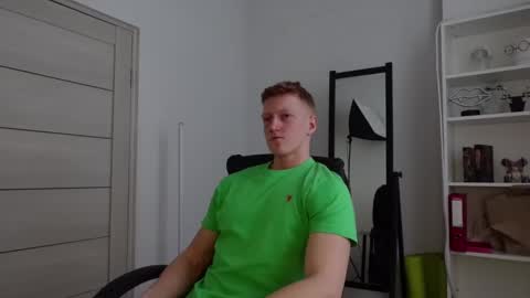 Snapshot of jacob_devon chatting on February 14, 8:10 am JACOB DEVON online show from February 14, 8:10 am