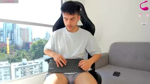 JACOB FERRER online show from March 15, 8:04 pm