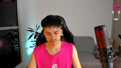 Snapshot of jacob_ferrer chatting on June 15, 2:14 am JACOB FERRER online show from June 15, 2:14 am