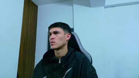 jacob_king01 online show from February 23, 12:02 pm