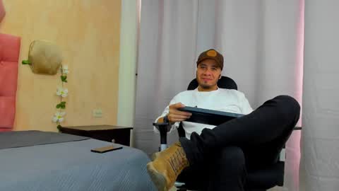 Jacob online show from February 7, 7:49 pm