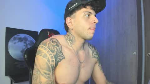 jacobb116 online show from October 31, 12:22 am